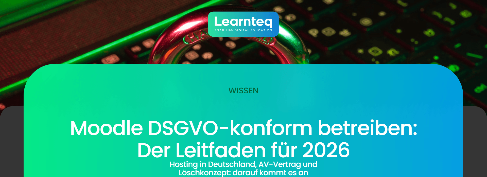 Moodle DSGVO: Vorhängeschloss auf einer Computertastatur