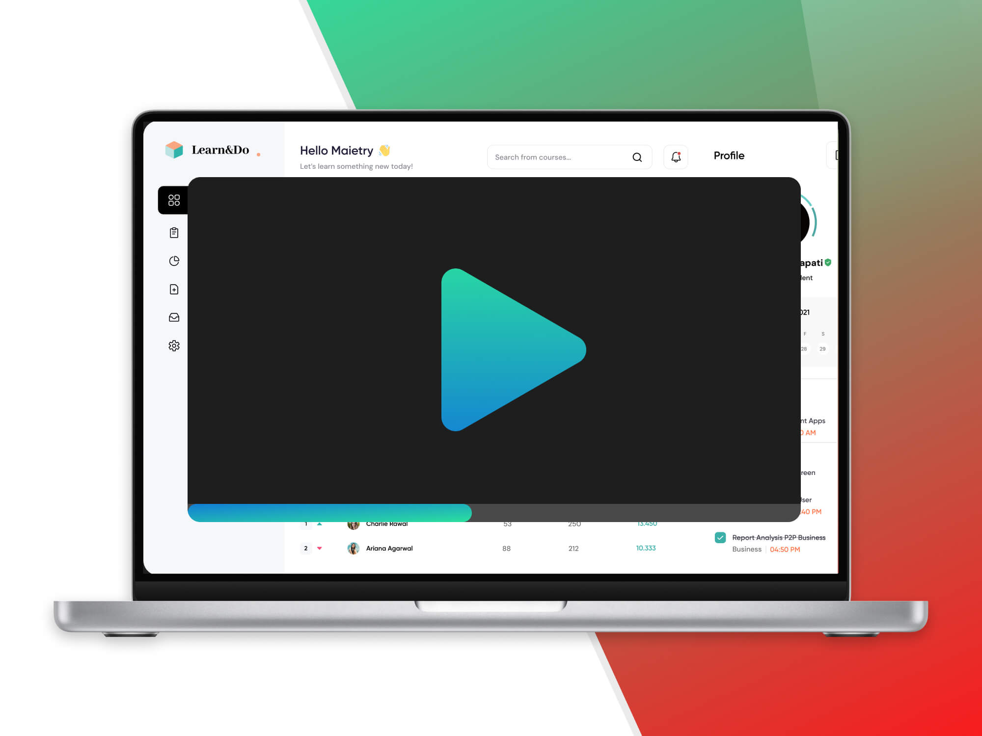 Laptop mit digitaler Lernplattform und Video-Player als Symbol für eine moderne LMS-Strategie